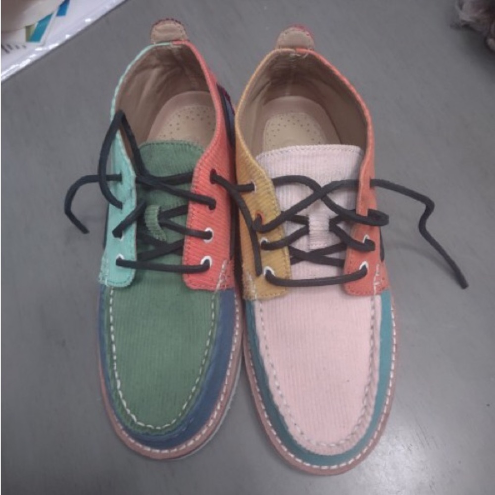 Sperry Cloud Corduroy Multicolor size 6 new without a box